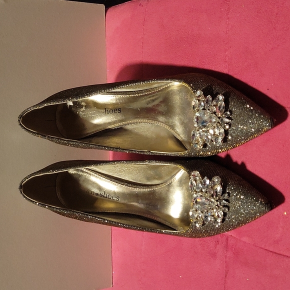 Blinged out sparkly shoes - Picture 1 of 8
